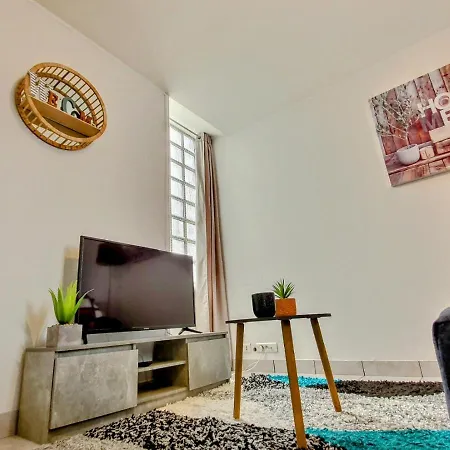Au Detroit Urbain - T2 Cosy Et Chic *